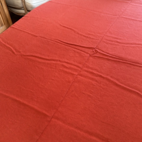 Williams Sonoma 100% linen hemstitch tablecloth terracotta 66x102 rust color - Picture 2 of 3